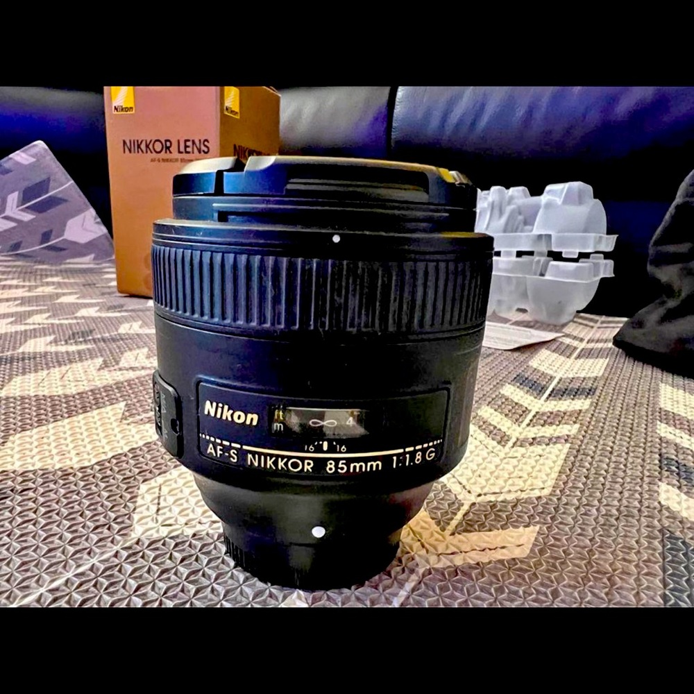 Nikon 85mm 1.8